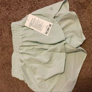 NWT LULULEMON Track That HR 3” Shorts Size 6